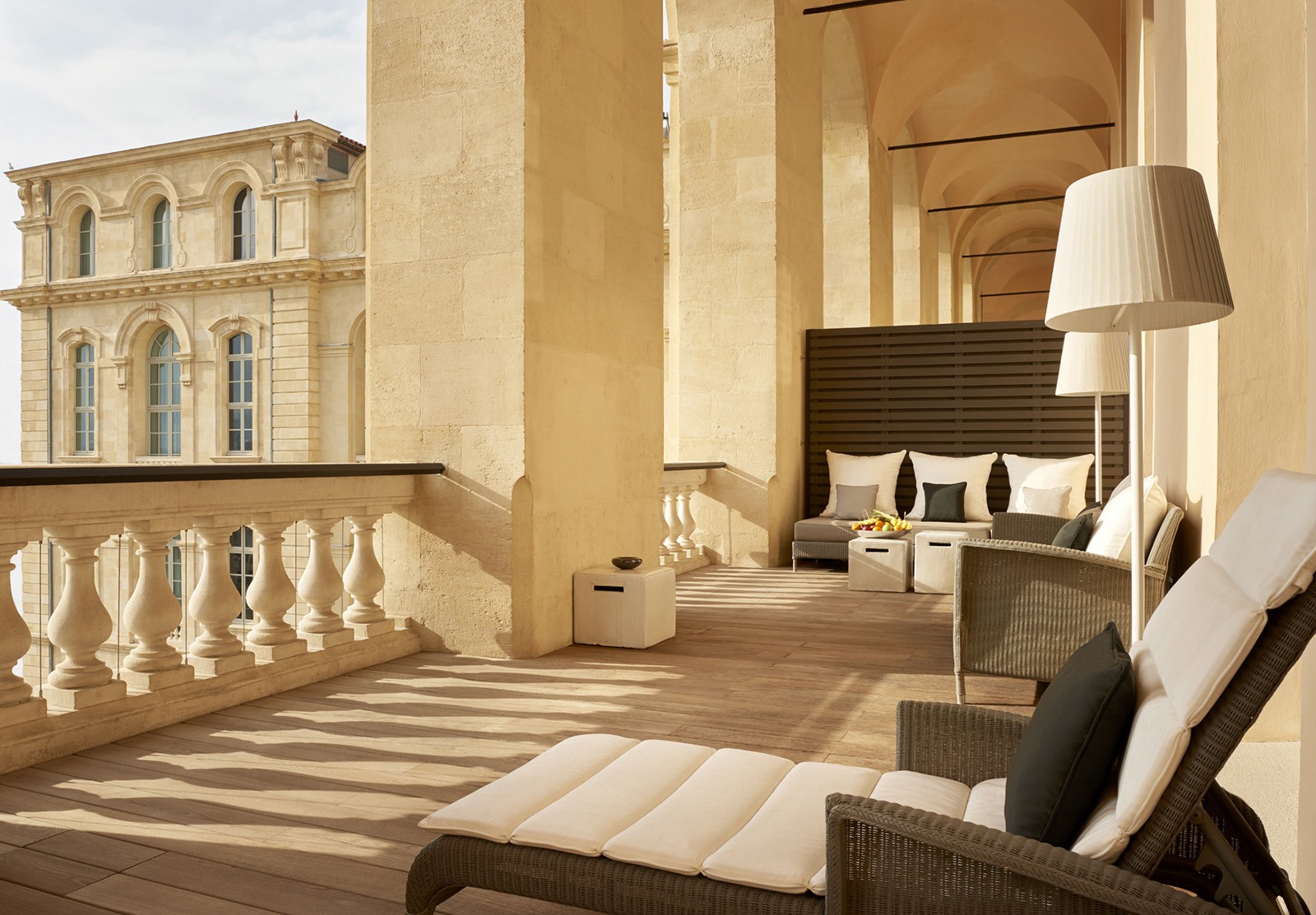 InterContinental-Marseille-Hotel-Dieu-Suite-Presidentielle-terrasse