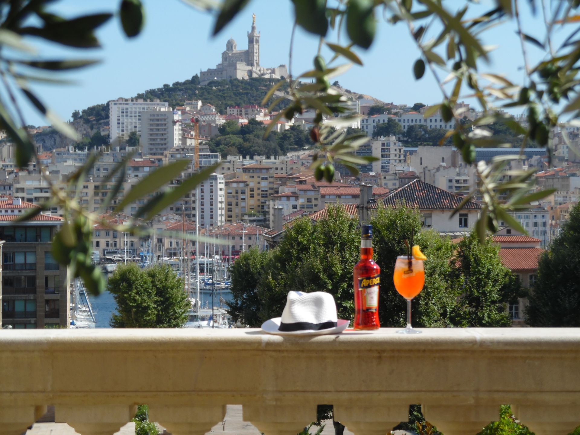 InterContinental-Marseille-Hotel-Dieu-bar-Le-Capian-Apéritifs_1