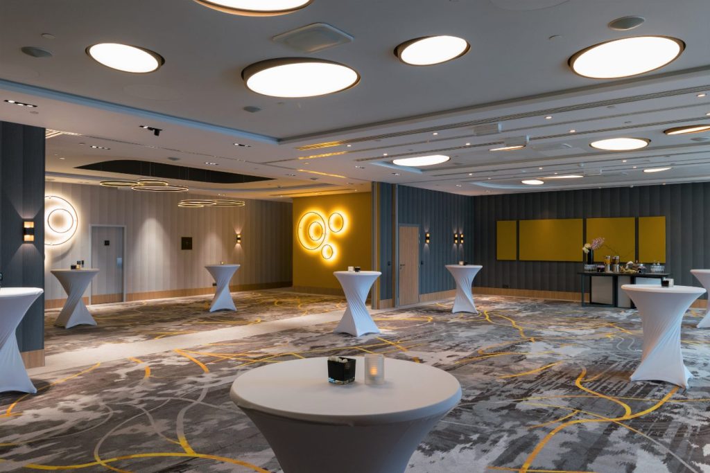 Salon Major et Place de Lenche de l'InterContinental Marseille Hôtel-Dieu combinés pour grande conférence ou séminaire © wearecontents