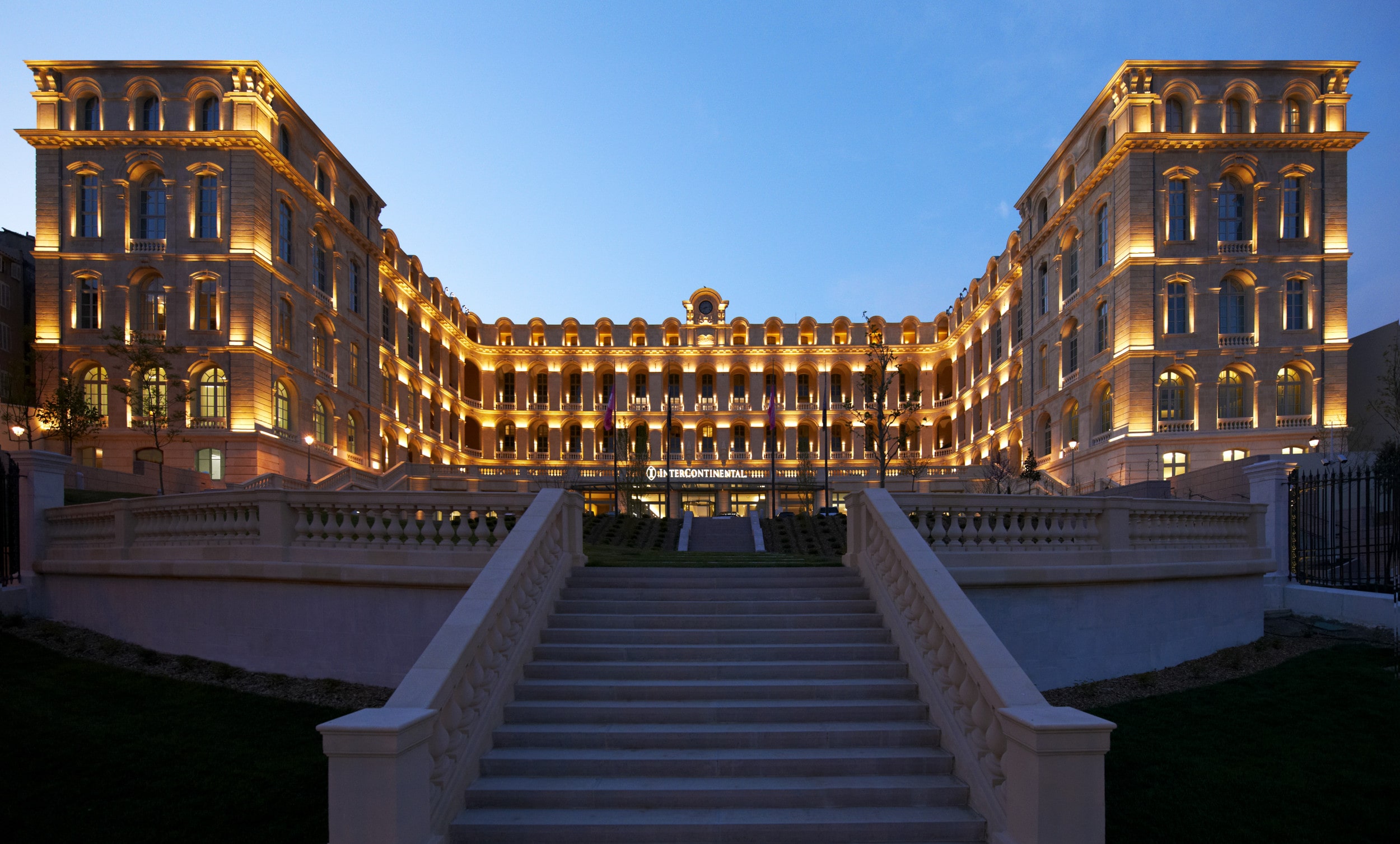 Le Bar à Bulles - InterContinental Marseille - Hotel Dieu - Live the  InterContinental Life